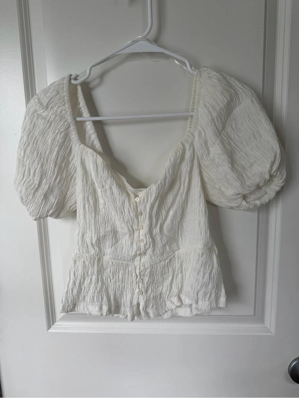 Astr Ivory Puff-Sleeve Button Front Top